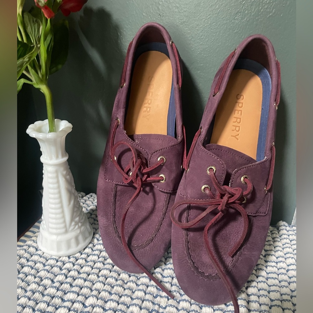 Sperry Women's Slim Lace-Up Boat Shoes Size 9